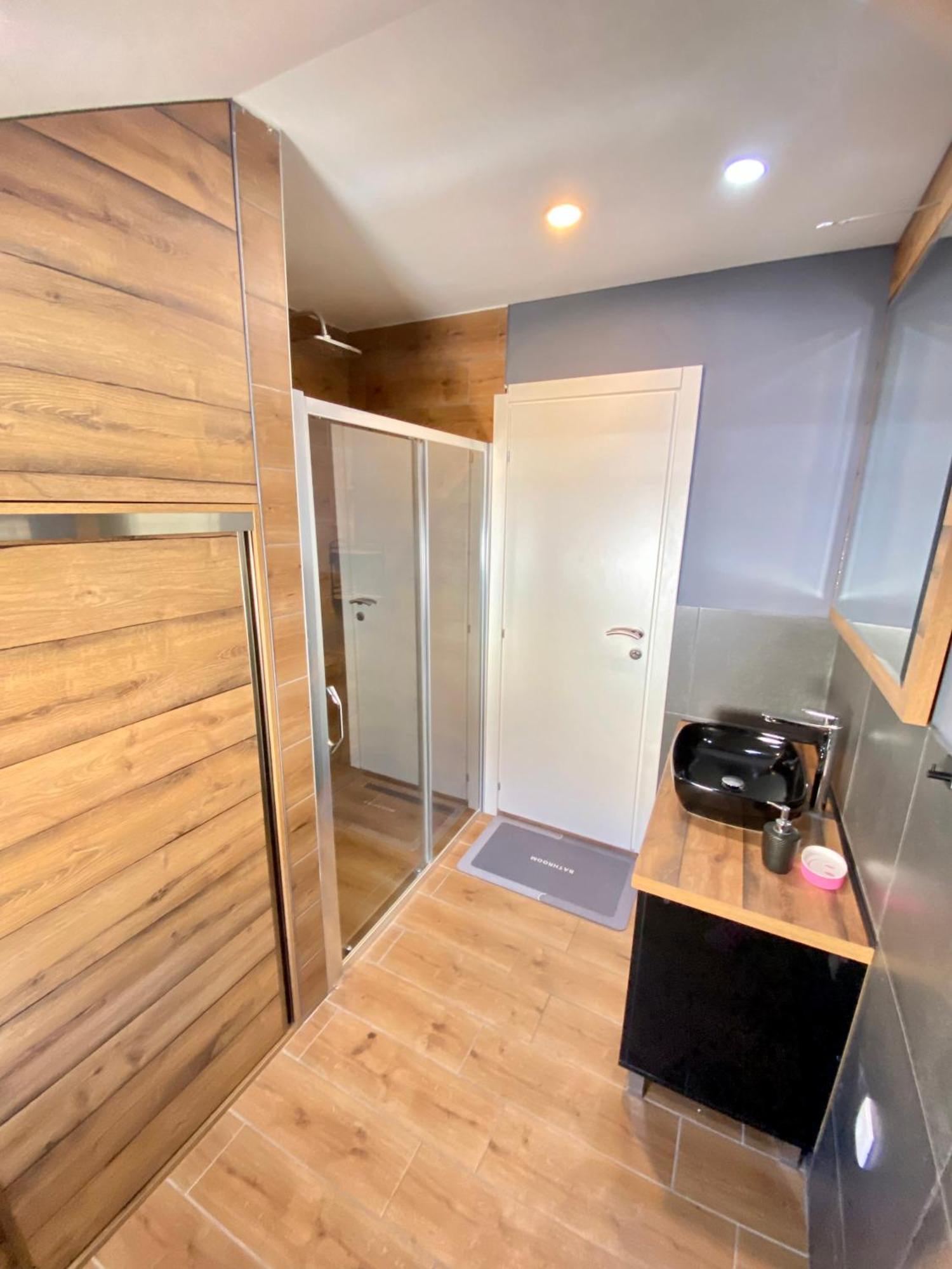 Banicevic Apartmani Ðenovići Exterior foto